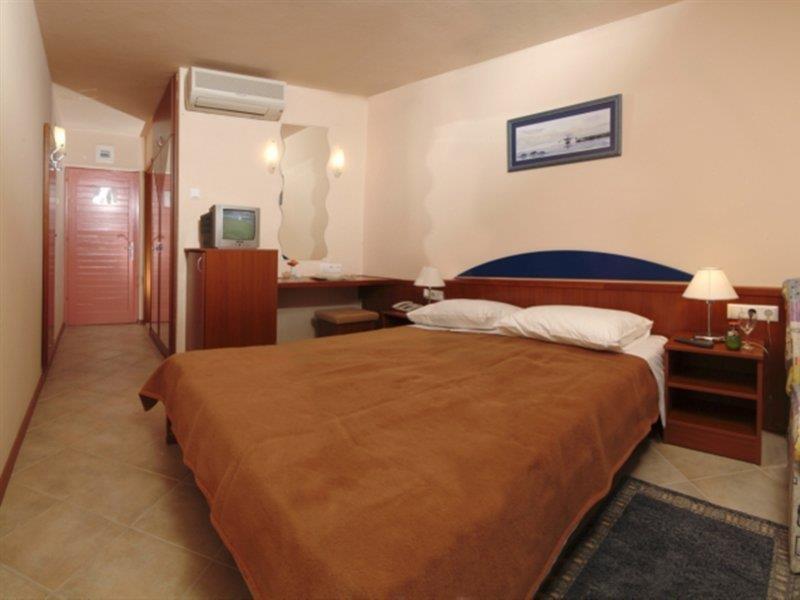 Hotel Brzet Omiš Zewnętrze zdjęcie